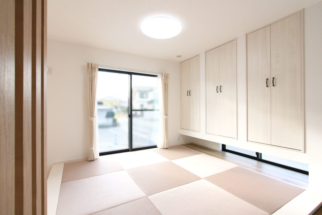 化粧柱を設えた小上がり和室のあるお家を社内検査 株式会社プライムホーム