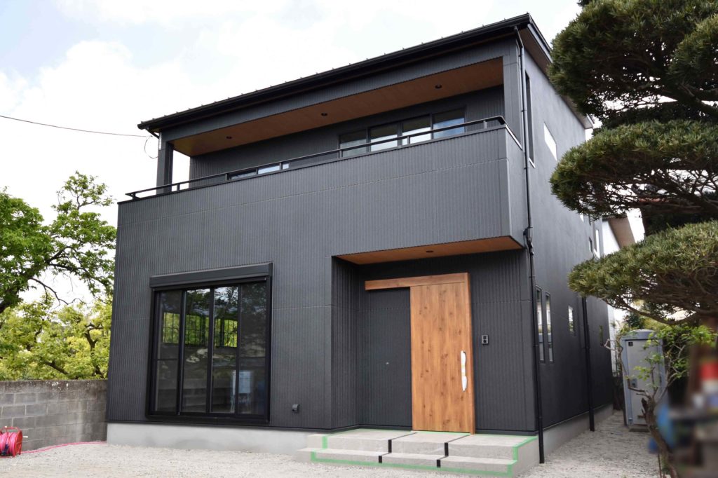 社内検査 ブラックで統一したお洒落でかっこいい家 株式会社プライムホーム