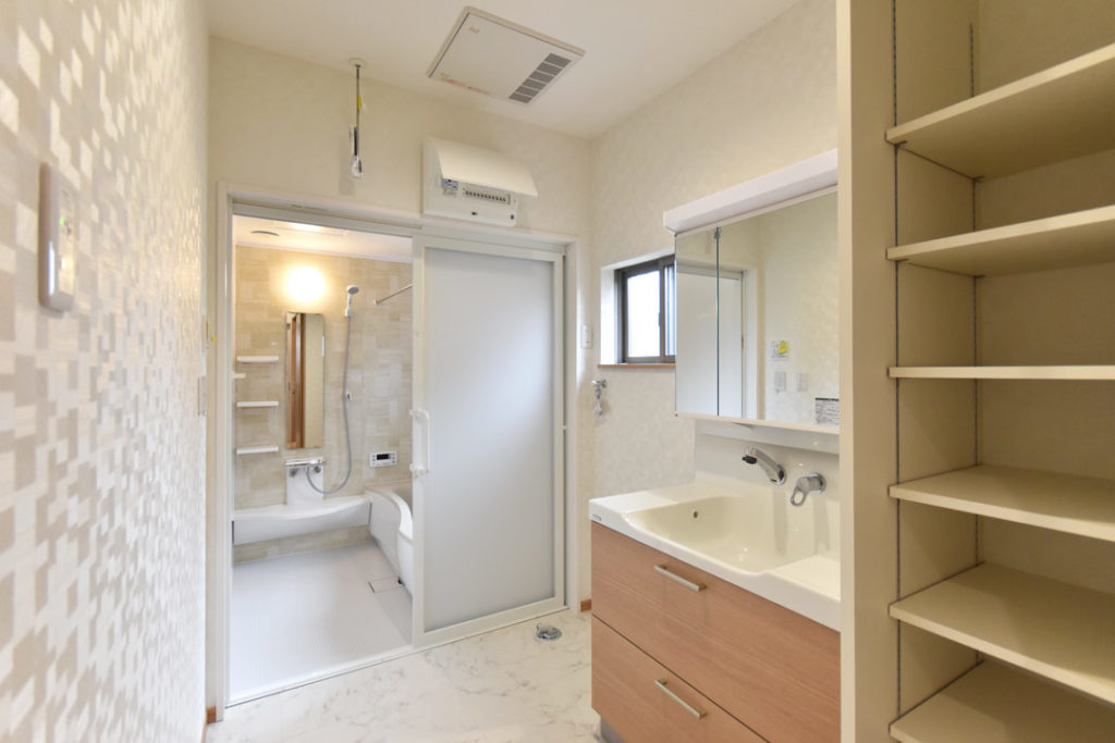2020年6月18日社内検査2件目_収納スペースを完備した快適な洗面脱衣室
